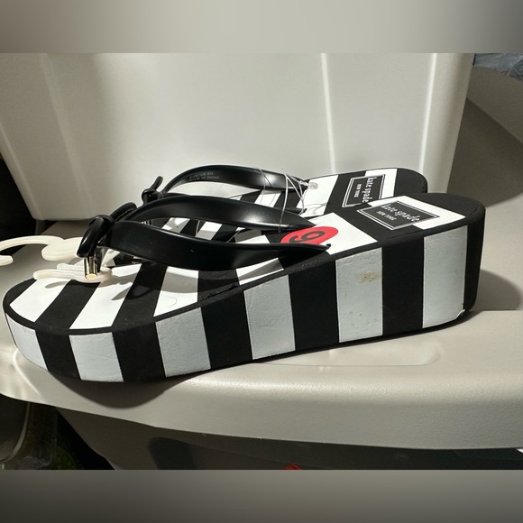 New Kate Spade ♠️ Rhett Wedge flip flops - Picture 1 of 8